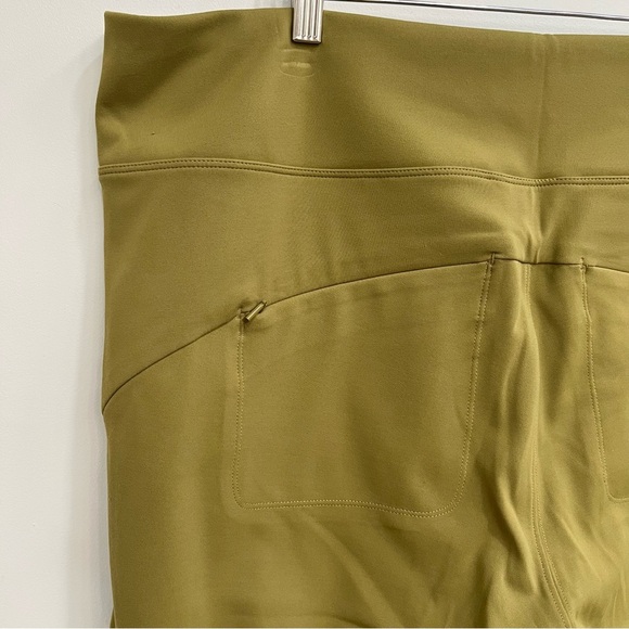 Athleta Headlands Hybrid Cargo Tights High Rise in Tapestry Gold Plus Size 22 - Picture 9 of 14